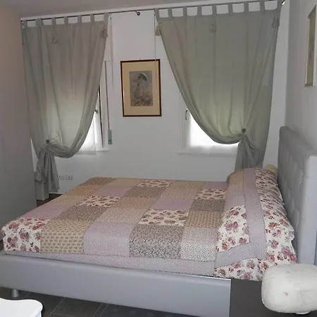 Bed Adelaide Bed & Breakfast